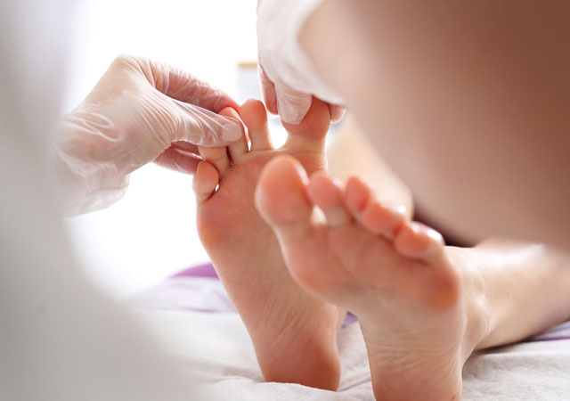运动员的脚如果导致皮肤破裂，可能会增加蜂窝织炎的风险
